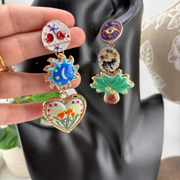 Colorful Enamel Statement Earrings โจ - Picture 8 of 10